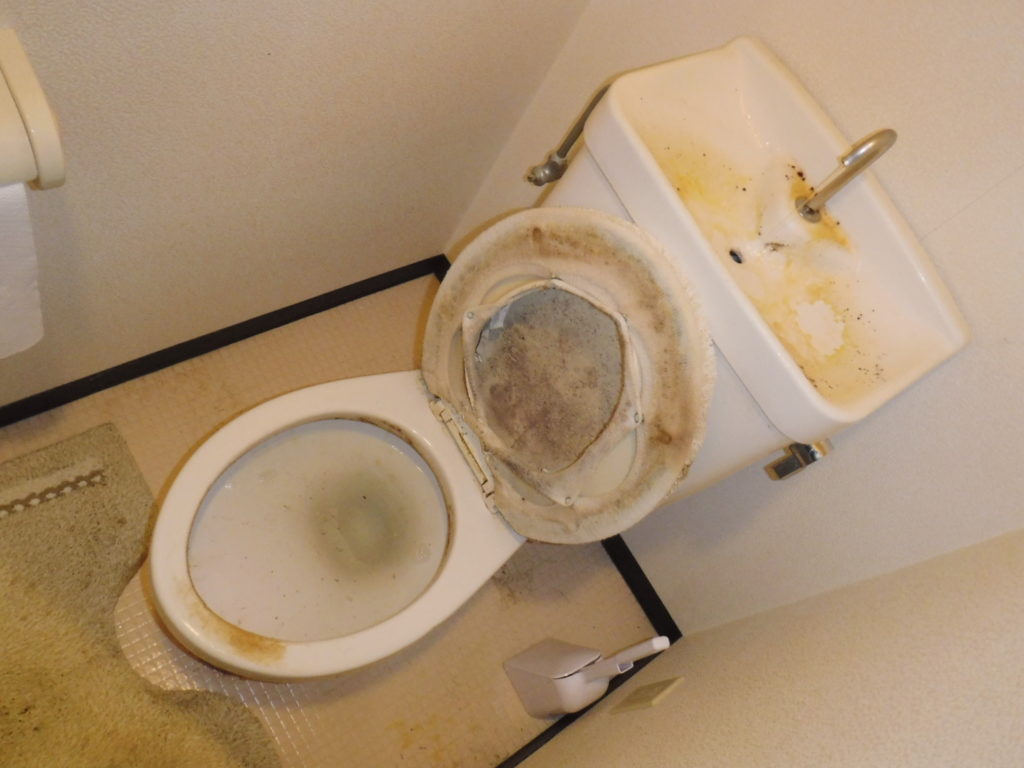 吹田市トイレつまり/掃除しトイレットペーパーをたくさん流して詰まった アクアDr. トイレ詰まり・排水管高圧