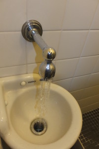 衛生水栓 水漏れ