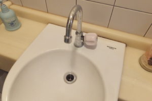 洗面器水栓の修理前