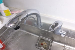 台所のキッチンシングルレバー水栓の水漏れ