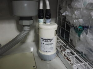 三菱レイヨン製の浄水器カートリッジ交換前