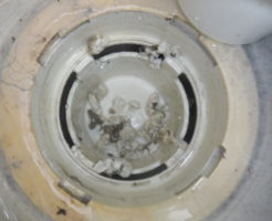 キッチン配管の詰まりと洗濯機の水を流すとゴポゴポと音がして溢れて逆流の原因が油の塊