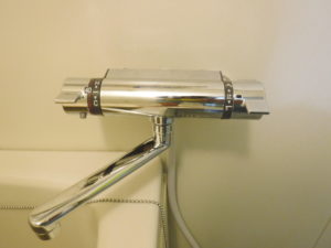 新しく取り換えたKVK製サーモスタットバスシャワー混合水栓