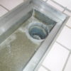 風呂排水管詰まり(排水溝や排水口の水垢こびり付き)