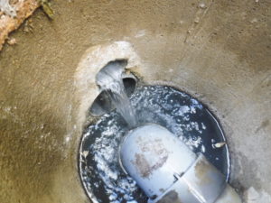 屋外の排水管に水が流れるようになりました
