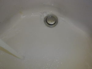 洗面台の排水口詰まりが解消し水がスムーズに流れるようになりました