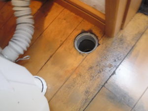 洗濯機の床排水から水が逆流