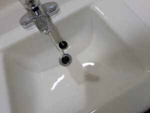40年間詰まらなかった洗面台の詰まり解消後